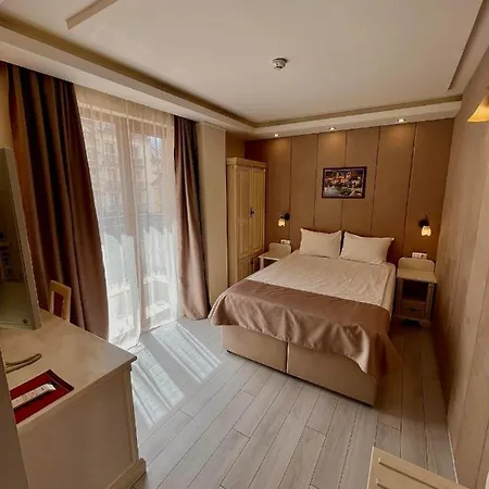 Adria Hotel 3*