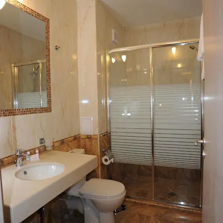Adria Hotel 3*